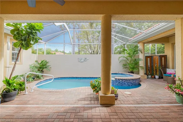 5643 Kensington Loop, Fort Myers, Florida 33912