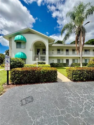 281 Gabriel Cir 6, Naples, Florida 34104