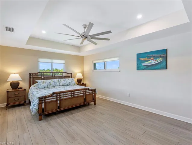 High tray ceiling.