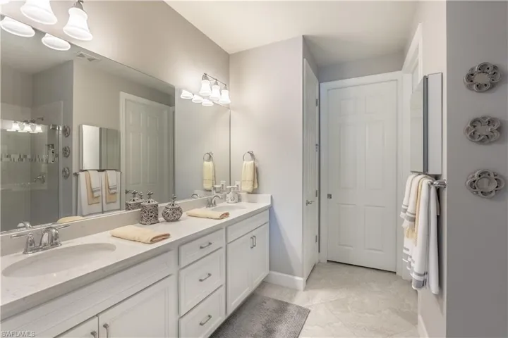7686  Jacaranda  LN, Naples, FL 34114