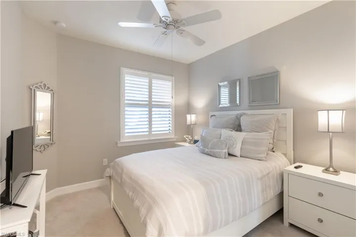 7686  Jacaranda  LN, Naples, FL 34114