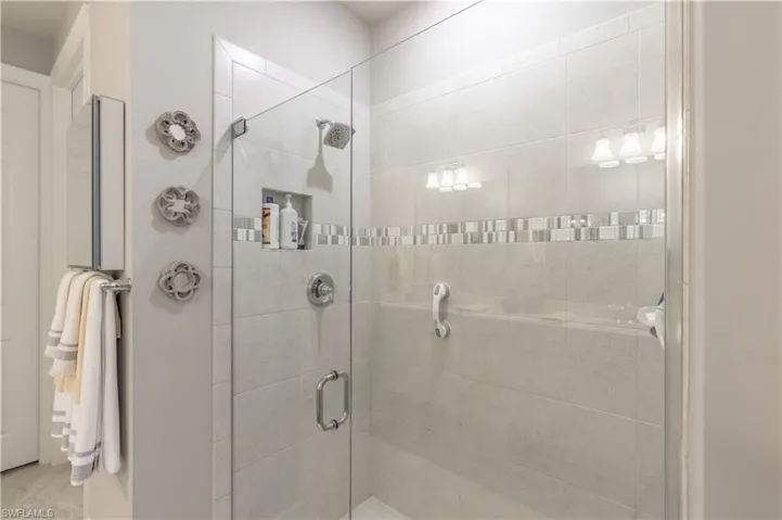 7686  Jacaranda  LN, Naples, FL 34114