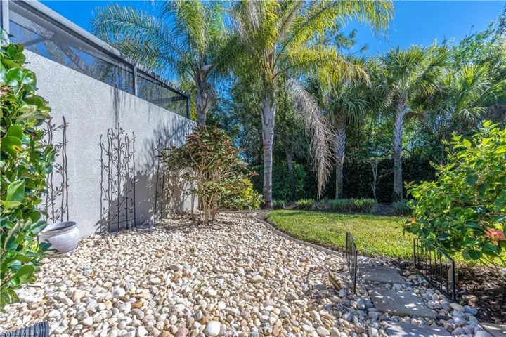 7686  Jacaranda  LN, Naples, FL 34114