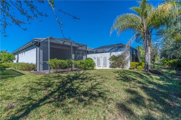 7686  Jacaranda  LN, Naples, FL 34114