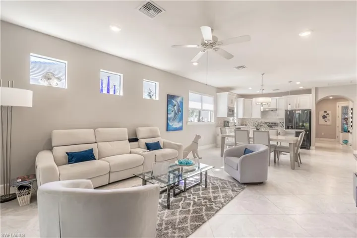 7686  Jacaranda  LN, Naples, FL 34114