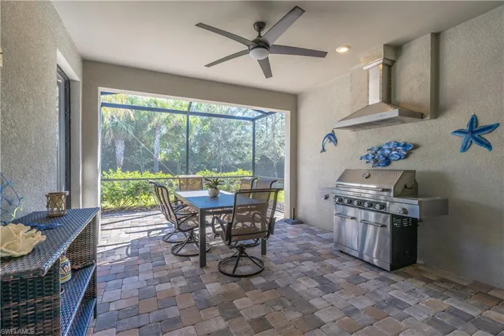 7686  Jacaranda  LN, Naples, FL 34114