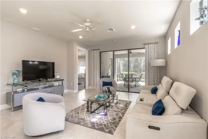 7686  Jacaranda  LN, Naples, FL 34114