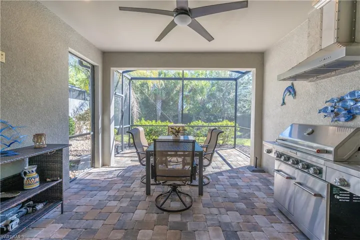 7686  Jacaranda  LN, Naples, FL 34114