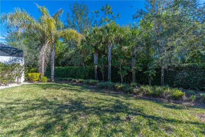 7686  Jacaranda  LN, Naples, FL 34114