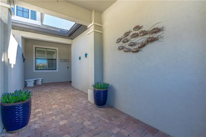 7686  Jacaranda  LN, Naples, FL 34114