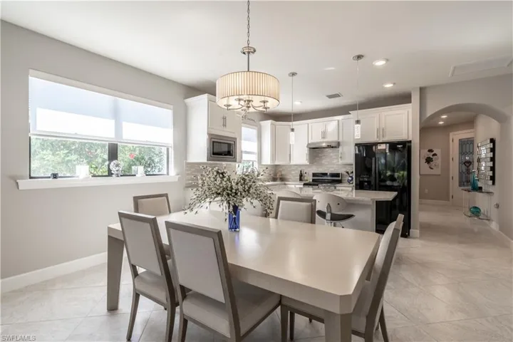 7686  Jacaranda  LN, Naples, FL 34114