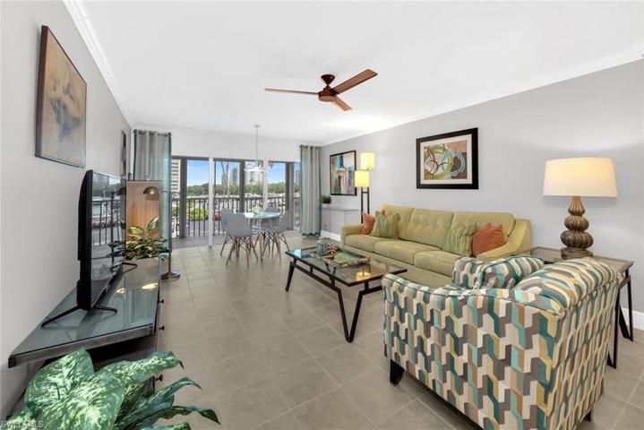 1  Bluebill  AVE, NAPLES, FL 34108