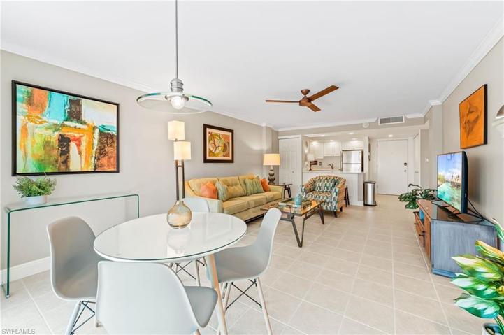 1  Bluebill  AVE, NAPLES, FL 34108