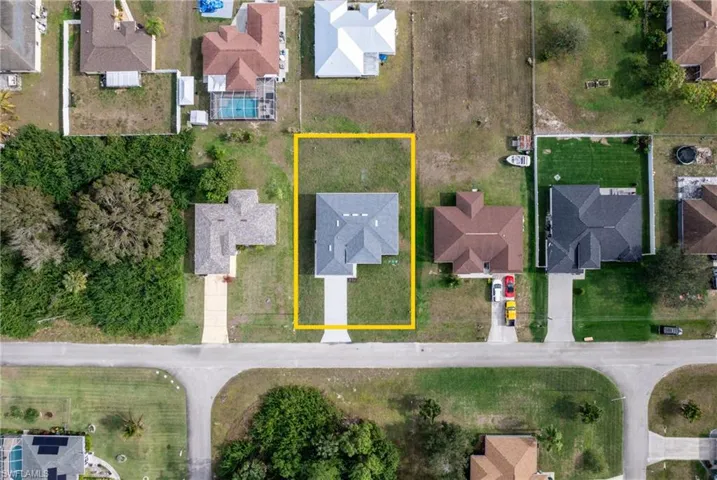 Birds eye view of property