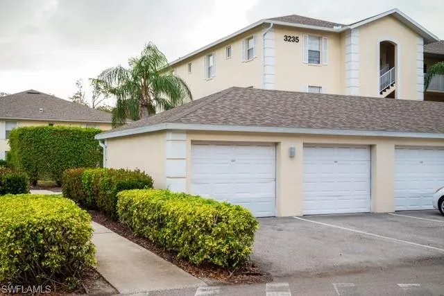 3235  Cypress Glen  WAY, Naples, FL 34109