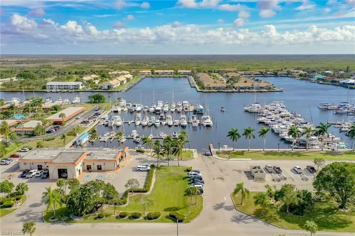 525 Newport Dr, Other, Florida 34114