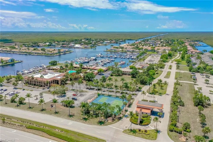 525 Newport Dr, Other, Florida 34114