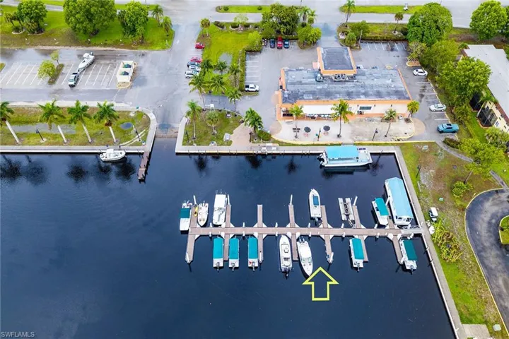 525 Newport Dr, Other, Florida 34114