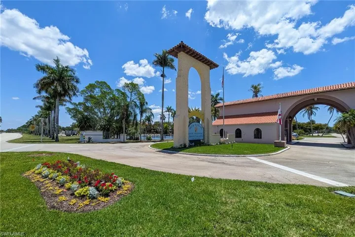 525 Newport Dr, Other, Florida 34114