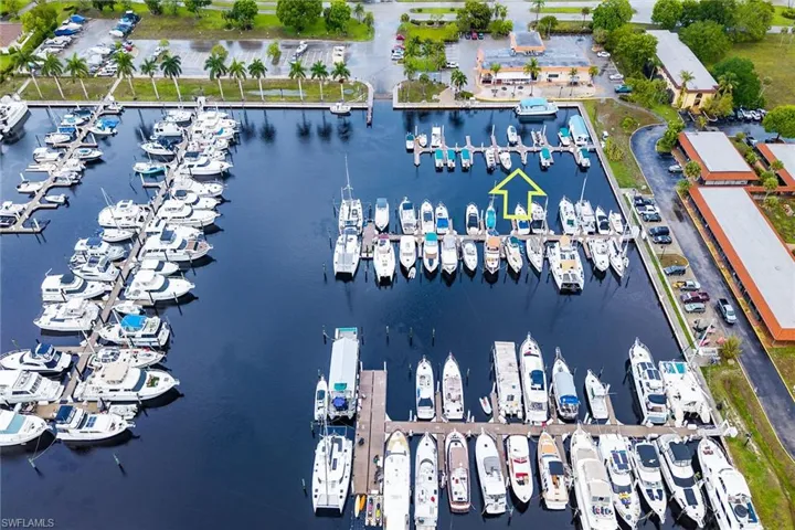 525 Newport Dr, Other, Florida 34114