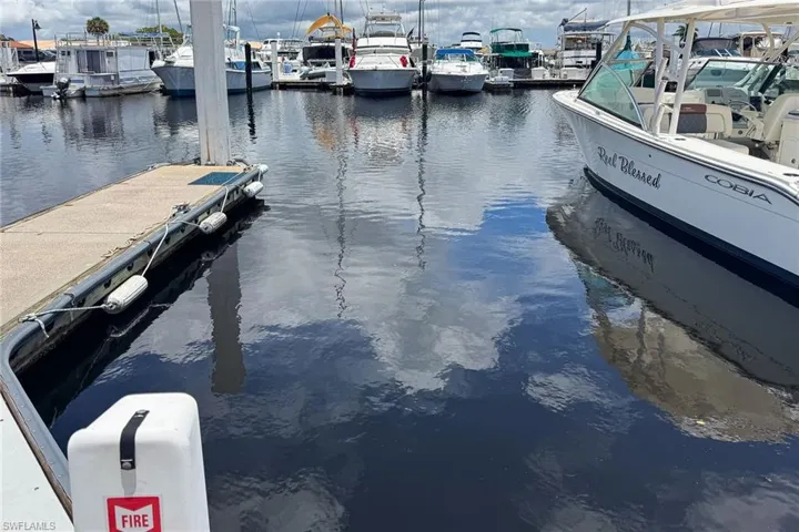 525 Newport Dr, Other, Florida 34114
