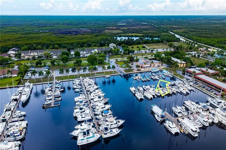 525 Newport Dr, Other, Florida 34114