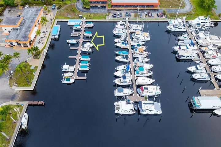 525 Newport Dr, Other, Florida 34114