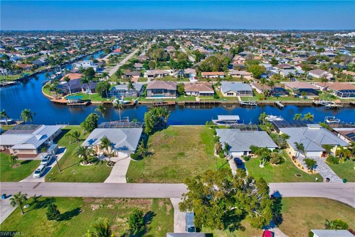 1206 SE 21st AVE, CAPE CORAL FL 33990