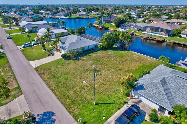 1206 SE 21st AVE, CAPE CORAL FL 33990