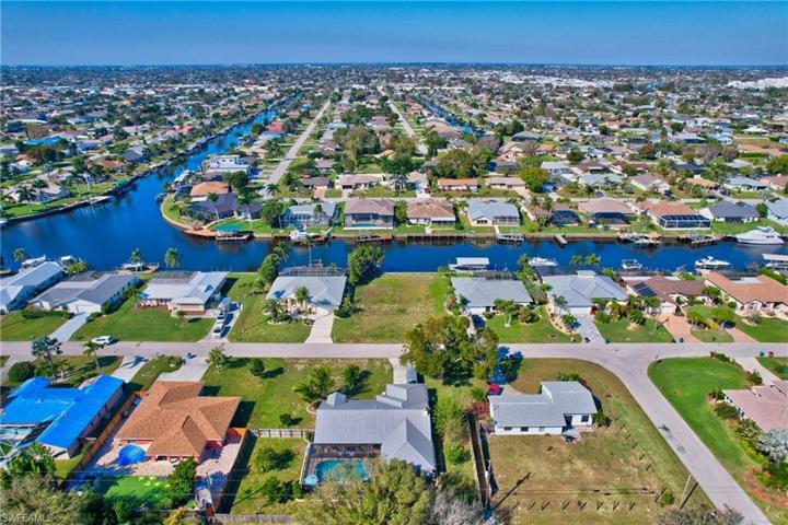 1206 SE 21st AVE, CAPE CORAL FL 33990