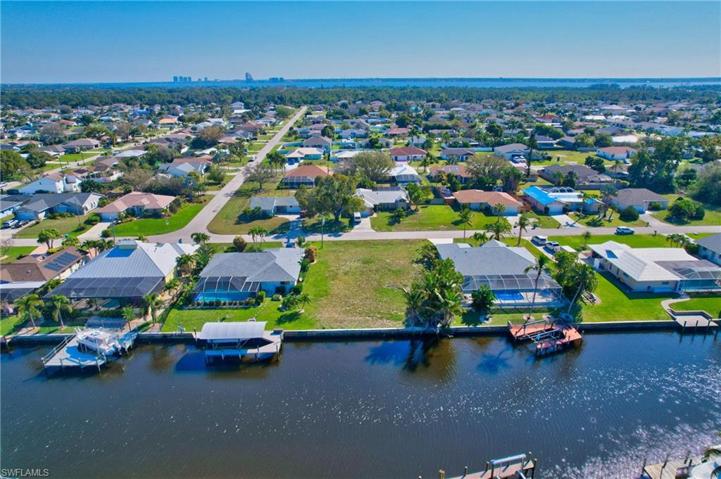 1206 SE 21st AVE, CAPE CORAL FL 33990