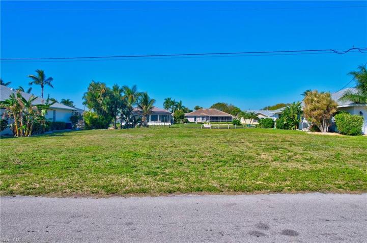 1206 SE 21st AVE, CAPE CORAL FL 33990