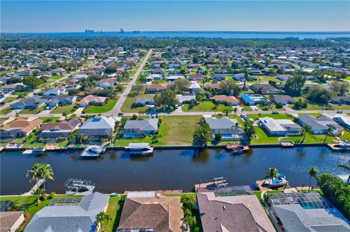 1206 SE 21st AVE, CAPE CORAL FL 33990