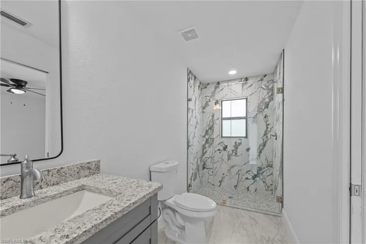 2nd Master Quarter's Bathroom