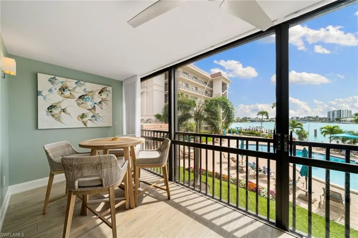 222 Harbour DR # 207, NAPLES FL 34103
