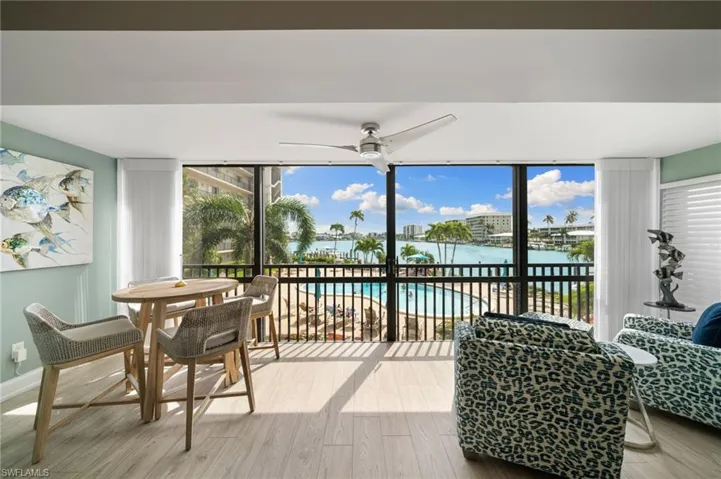 222 Harbour DR # 207, NAPLES FL 34103