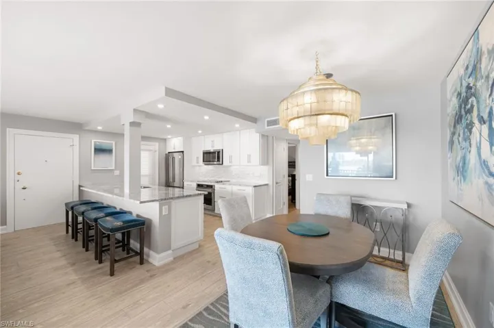 222 Harbour DR # 207, NAPLES FL 34103