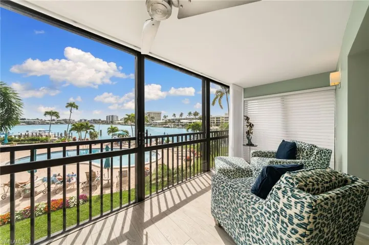 222 Harbour DR # 207, NAPLES FL 34103
