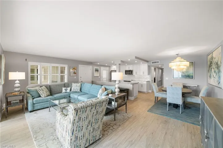 222 Harbour DR # 207, NAPLES FL 34103