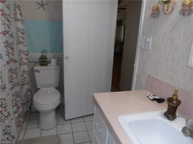 123 Flame Ln, North Fort Myers, Florida 33917
