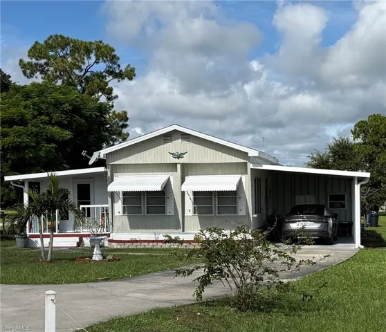 123 Flame Ln, North Fort Myers, Florida 33917