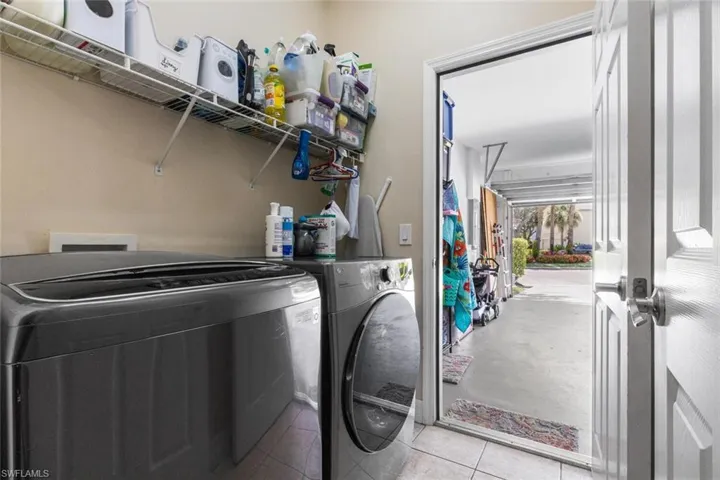 Washroom with washer and dryer