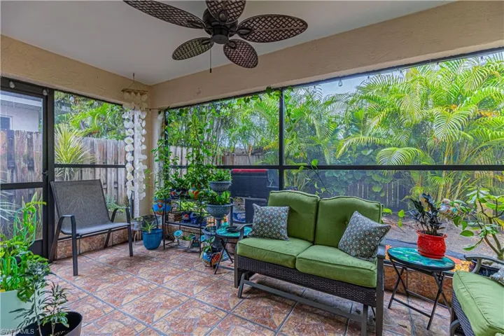 Sunroom with ceiling fan