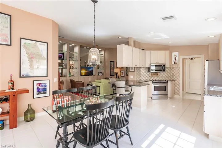 3108  Andorra  CT, Naples, FL 34109