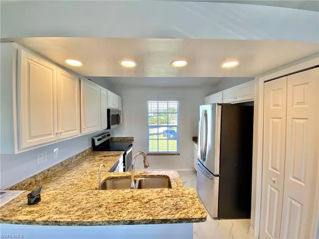 260 13th St Sw, Naples, Florida 34117