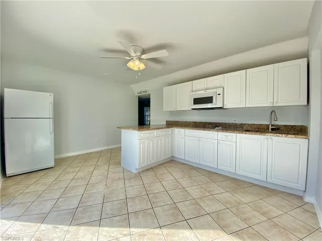 260 13th St Sw, Naples, Florida 34117