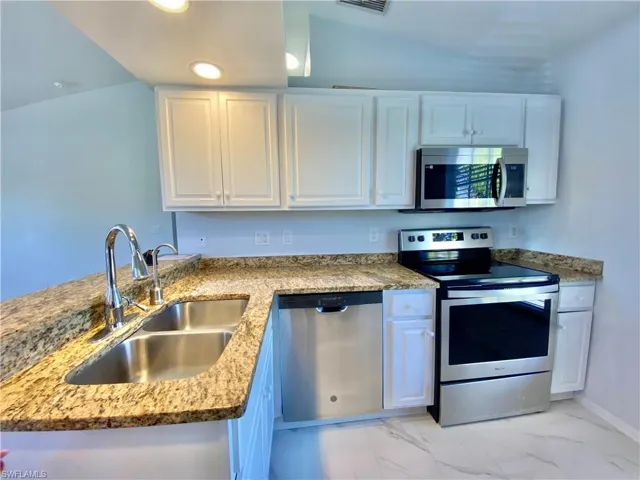 260 13th St Sw, Naples, Florida 34117