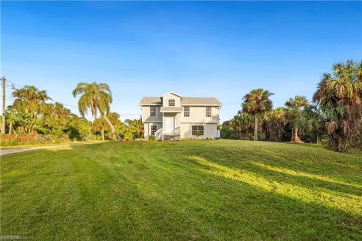 260 13th St Sw, Naples, Florida 34117