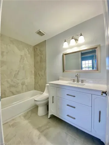260 13th St Sw, Naples, Florida 34117
