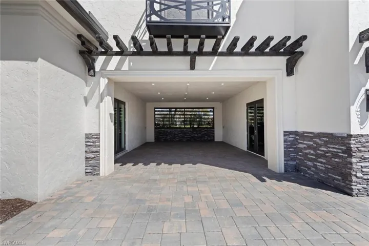 Carport portico